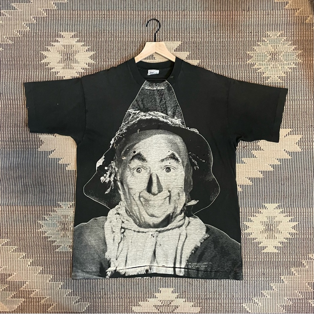 Stanley‎ Desantis Men’s 1992 The Wizard Of Oz Movie Scarecrow Portrait Tee